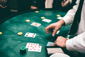 Welche Spielstrategien führen beim Blackjack zu den besten Gewinnen